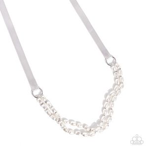 Paparazzi Honorable Haute - Silver